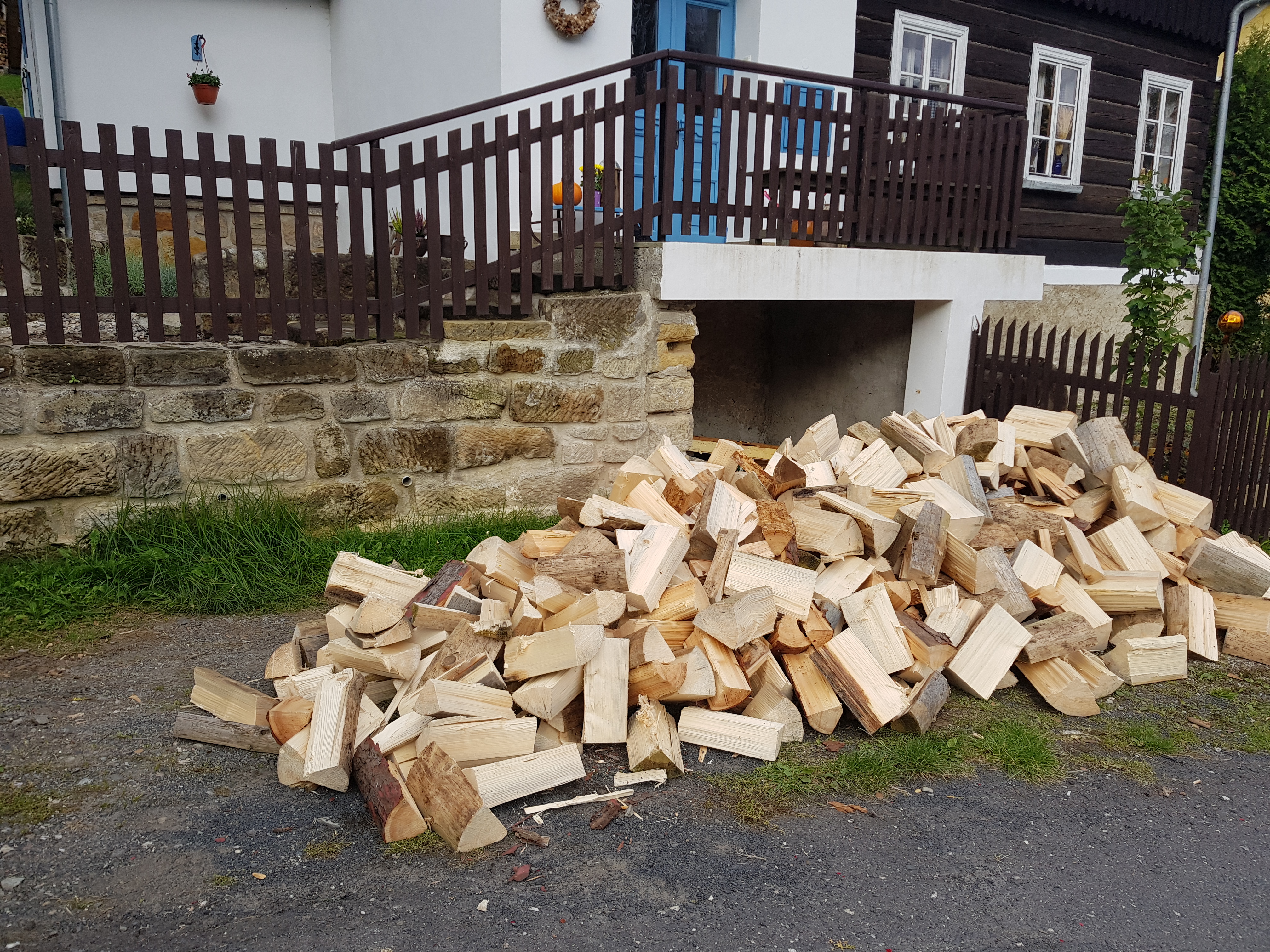 Dodávka palivového dřeva u zákazníka